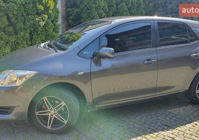 Серый Тойота Аурис, объемом двигателя 1.6 л и пробегом 209 тыс. км за 6700 $, фото 6 на Automoto.ua