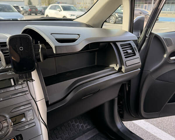 Серый Тойота Аурис, объемом двигателя 1.6 л и пробегом 144 тыс. км за 7800 $, фото 15 на Automoto.ua