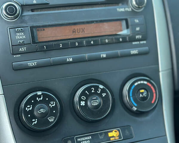 Сірий Тойота Ауріс, об'ємом двигуна 1.6 л та пробігом 242 тис. км за 6500 $, фото 11 на Automoto.ua