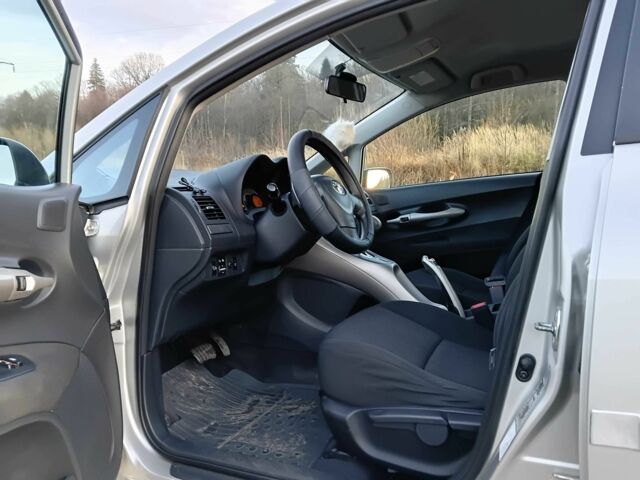 Серый Тойота Аурис, объемом двигателя 1.6 л и пробегом 158 тыс. км за 5700 $, фото 16 на Automoto.ua