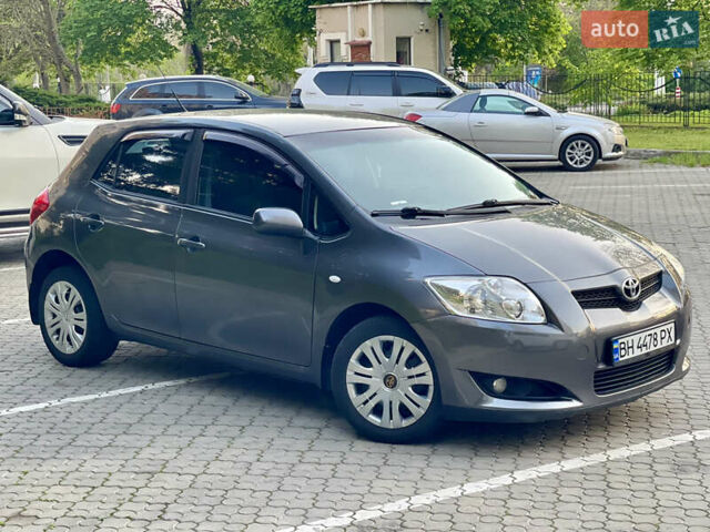 Серый Тойота Аурис, объемом двигателя 1.6 л и пробегом 216 тыс. км за 6499 $, фото 4 на Automoto.ua