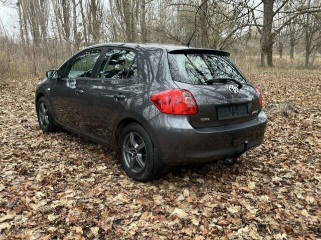 Сірий Тойота Ауріс, об'ємом двигуна 1.6 л та пробігом 211 тис. км за 6800 $, фото 4 на Automoto.ua