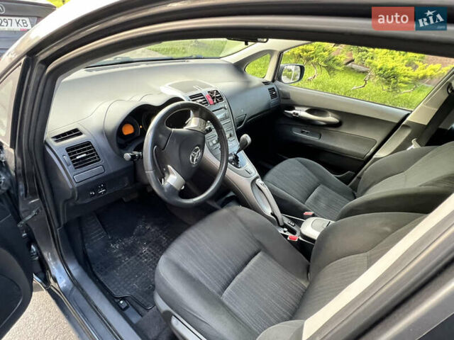 Сірий Тойота Ауріс, об'ємом двигуна 1.6 л та пробігом 215 тис. км за 5950 $, фото 6 на Automoto.ua
