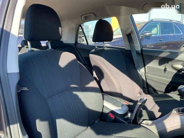 Серый Тойота Аурис, объемом двигателя 1.4 л и пробегом 268 тыс. км за 5800 $, фото 20 на Automoto.ua