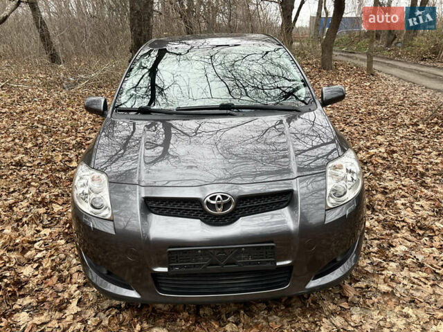 Сірий Тойота Ауріс, об'ємом двигуна 1.6 л та пробігом 211 тис. км за 6800 $, фото 3 на Automoto.ua