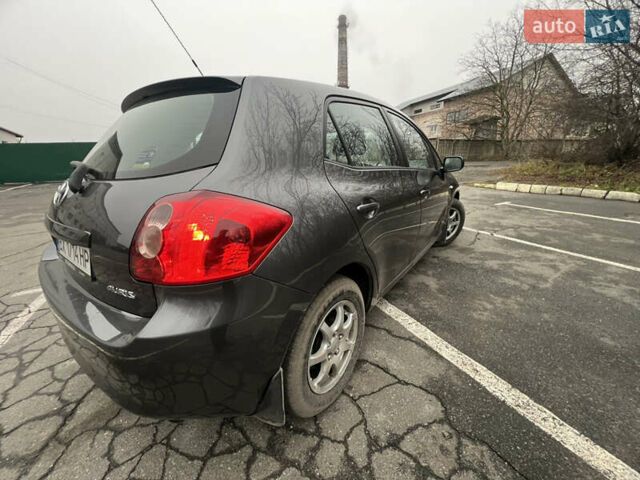 Серый Тойота Аурис, объемом двигателя 1.36 л и пробегом 282 тыс. км за 7200 $, фото 5 на Automoto.ua