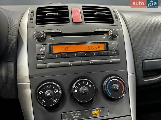 Серый Тойота Аурис, объемом двигателя 1.6 л и пробегом 210 тыс. км за 6300 $, фото 33 на Automoto.ua