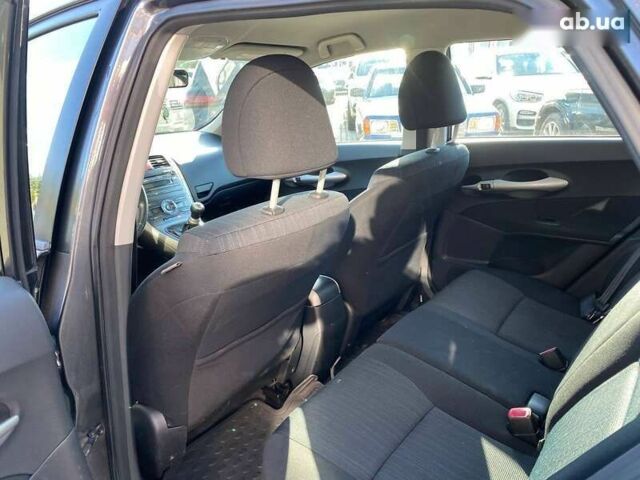 Серый Тойота Аурис, объемом двигателя 1.4 л и пробегом 268 тыс. км за 5800 $, фото 17 на Automoto.ua