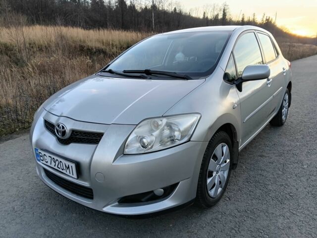 Серый Тойота Аурис, объемом двигателя 1.6 л и пробегом 158 тыс. км за 5700 $, фото 1 на Automoto.ua