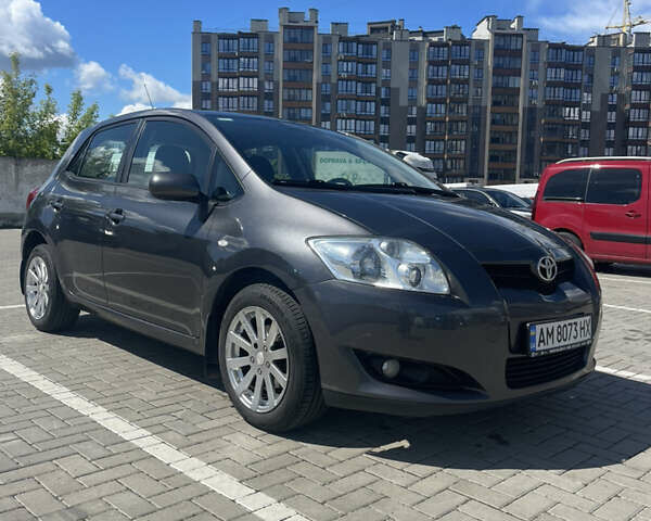 Серый Тойота Аурис, объемом двигателя 1.6 л и пробегом 197 тыс. км за 7200 $, фото 1 на Automoto.ua