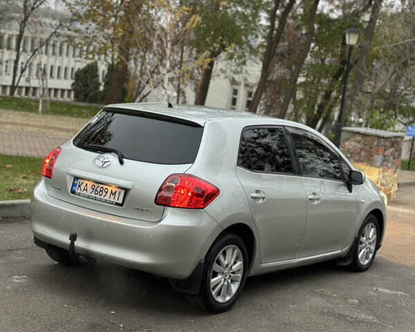 Серый Тойота Аурис, объемом двигателя 1.6 л и пробегом 200 тыс. км за 6499 $, фото 30 на Automoto.ua