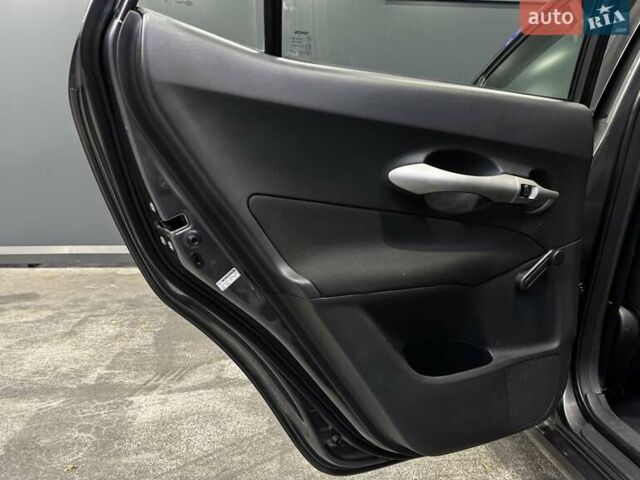 Серый Тойота Аурис, объемом двигателя 1.6 л и пробегом 210 тыс. км за 6300 $, фото 35 на Automoto.ua