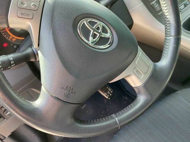 Серый Тойота Аурис, объемом двигателя 2 л и пробегом 196 тыс. км за 6000 $, фото 13 на Automoto.ua