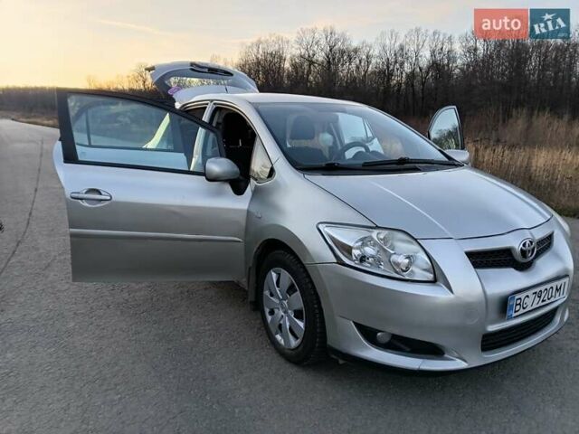 Серый Тойота Аурис, объемом двигателя 1.6 л и пробегом 158 тыс. км за 5700 $, фото 17 на Automoto.ua