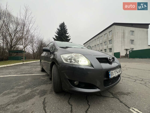 Серый Тойота Аурис, объемом двигателя 1.36 л и пробегом 282 тыс. км за 7200 $, фото 19 на Automoto.ua