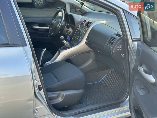 Серый Тойота Аурис, объемом двигателя 2 л и пробегом 251 тыс. км за 6390 $, фото 23 на Automoto.ua
