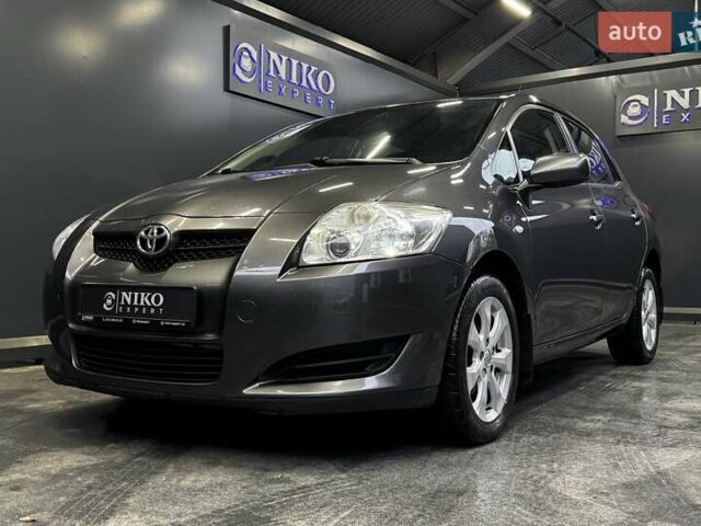 Серый Тойота Аурис, объемом двигателя 1.6 л и пробегом 210 тыс. км за 6300 $, фото 1 на Automoto.ua