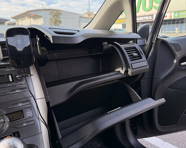 Серый Тойота Аурис, объемом двигателя 1.6 л и пробегом 144 тыс. км за 7800 $, фото 16 на Automoto.ua