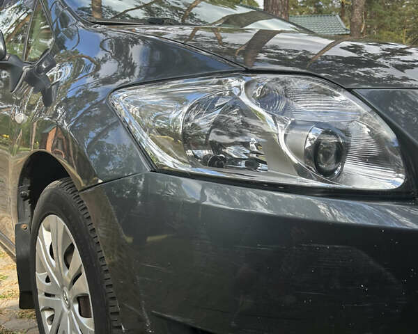 Сірий Тойота Ауріс, об'ємом двигуна 1.6 л та пробігом 210 тис. км за 6000 $, фото 9 на Automoto.ua