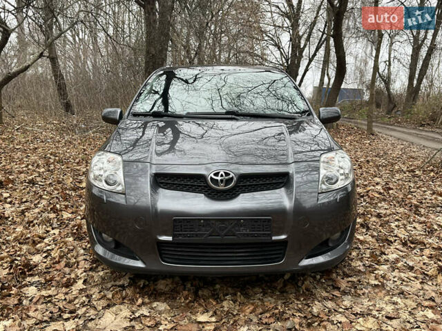 Сірий Тойота Ауріс, об'ємом двигуна 1.6 л та пробігом 211 тис. км за 6800 $, фото 2 на Automoto.ua