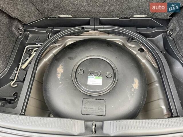 Серый Тойота Аурис, объемом двигателя 1.6 л и пробегом 178 тыс. км за 7200 $, фото 21 на Automoto.ua