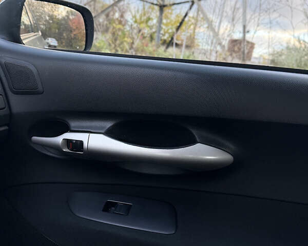 Сірий Тойота Ауріс, об'ємом двигуна 1.4 л та пробігом 260 тис. км за 6500 $, фото 7 на Automoto.ua