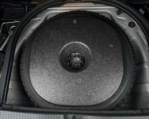 Серый Тойота Аурис, объемом двигателя 1.6 л и пробегом 200 тыс. км за 6499 $, фото 26 на Automoto.ua