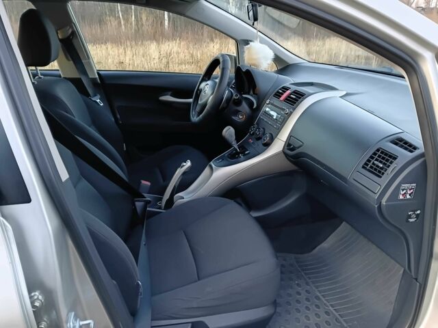 Серый Тойота Аурис, объемом двигателя 1.6 л и пробегом 158 тыс. км за 5700 $, фото 13 на Automoto.ua