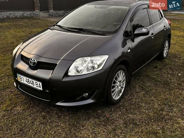 Серый Тойота Аурис, объемом двигателя 1.6 л и пробегом 178 тыс. км за 7200 $, фото 1 на Automoto.ua