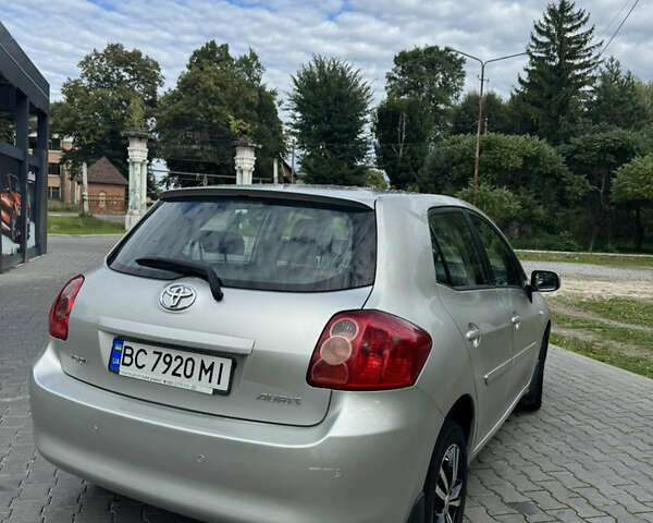 Сірий Тойота Ауріс, об'ємом двигуна 1.6 л та пробігом 152 тис. км за 6700 $, фото 2 на Automoto.ua
