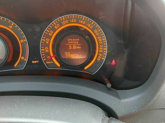 Серый Тойота Аурис, объемом двигателя 2 л и пробегом 196 тыс. км за 6000 $, фото 15 на Automoto.ua