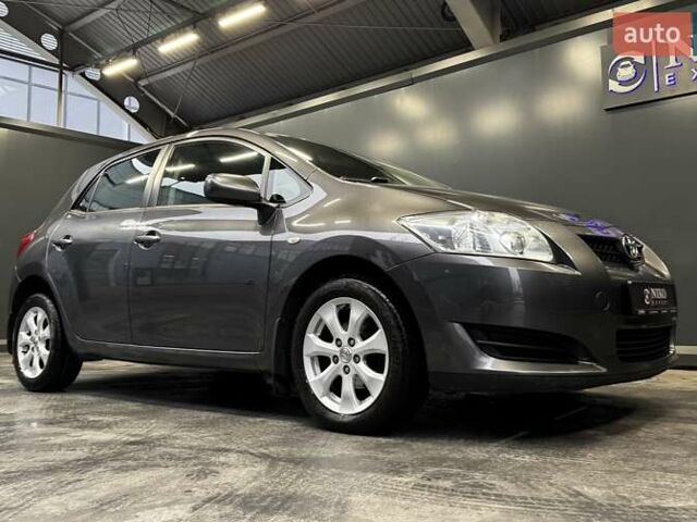 Серый Тойота Аурис, объемом двигателя 1.6 л и пробегом 210 тыс. км за 6300 $, фото 20 на Automoto.ua