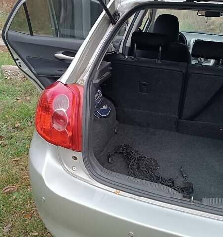 Серый Тойота Аурис, объемом двигателя 1.6 л и пробегом 183 тыс. км за 6500 $, фото 18 на Automoto.ua