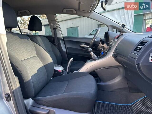 Серый Тойота Аурис, объемом двигателя 2 л и пробегом 251 тыс. км за 6390 $, фото 25 на Automoto.ua