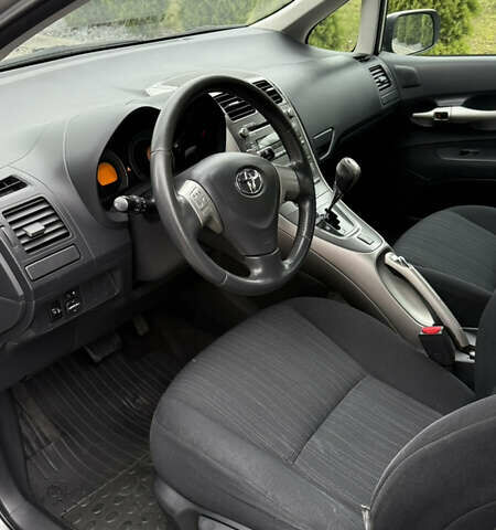 Серый Тойота Аурис, объемом двигателя 1.6 л и пробегом 99 тыс. км за 7100 $, фото 5 на Automoto.ua