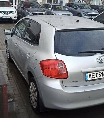 Сірий Тойота Ауріс, об'ємом двигуна 1.6 л та пробігом 164 тис. км за 6300 $, фото 5 на Automoto.ua