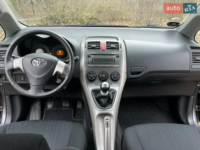 Сірий Тойота Ауріс, об'ємом двигуна 1.6 л та пробігом 211 тис. км за 6800 $, фото 16 на Automoto.ua