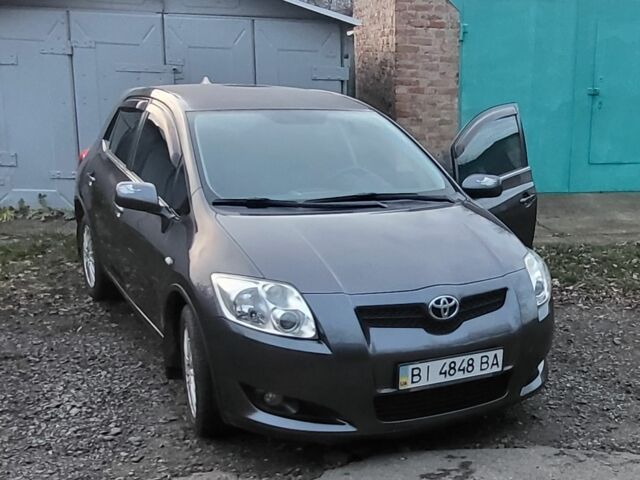 Серый Тойота Аурис, объемом двигателя 1.6 л и пробегом 178 тыс. км за 7500 $, фото 3 на Automoto.ua