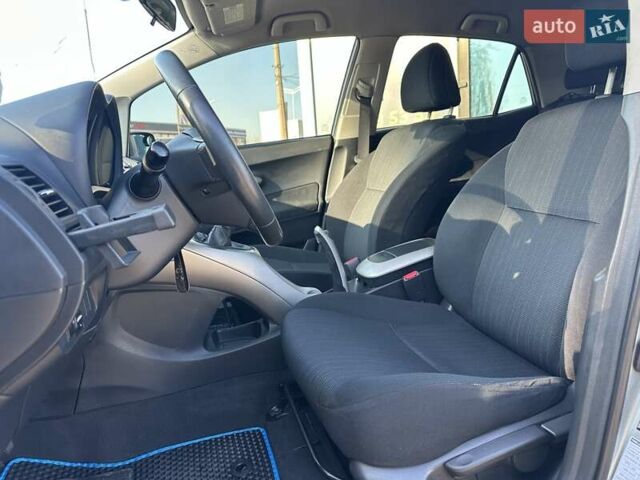 Серый Тойота Аурис, объемом двигателя 2 л и пробегом 251 тыс. км за 6390 $, фото 15 на Automoto.ua