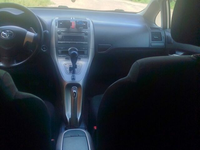 Сірий Тойота Ауріс, об'ємом двигуна 1.6 л та пробігом 244 тис. км за 7300 $, фото 1 на Automoto.ua