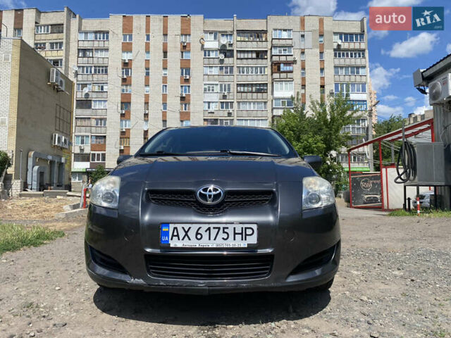 Сірий Тойота Ауріс, об'ємом двигуна 1.6 л та пробігом 110 тис. км за 7500 $, фото 1 на Automoto.ua