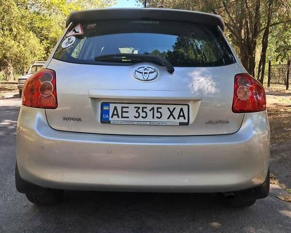 Серый Тойота Аурис, объемом двигателя 1.6 л и пробегом 277 тыс. км за 6900 $, фото 2 на Automoto.ua