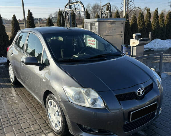 Серый Тойота Аурис, объемом двигателя 2 л и пробегом 174 тыс. км за 7000 $, фото 2 на Automoto.ua
