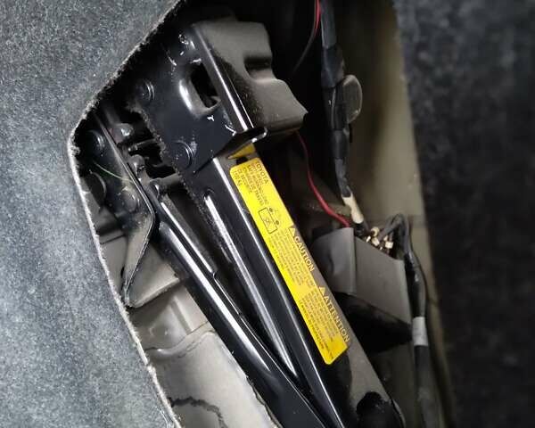 Тойота Аурис 2008 в Черновцах на Automoto.ua Серый Тойота Аурис, объемом двигателя 1.4 л и пробегом 202 тыс. км за 6300 $, фото 26 на Automoto.ua