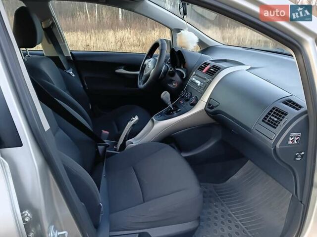 Серый Тойота Аурис, объемом двигателя 1.6 л и пробегом 158 тыс. км за 5700 $, фото 19 на Automoto.ua