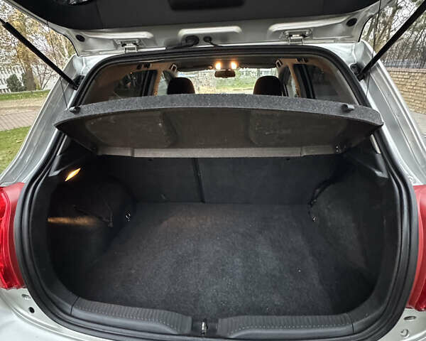 Серый Тойота Аурис, объемом двигателя 1.6 л и пробегом 200 тыс. км за 6499 $, фото 25 на Automoto.ua