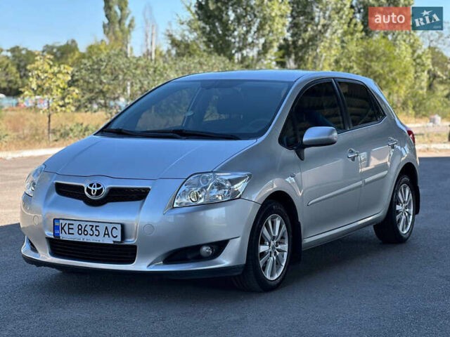 Серый Тойота Аурис, объемом двигателя 1.6 л и пробегом 170 тыс. км за 7999 $, фото 2 на Automoto.ua
