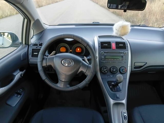 Серый Тойота Аурис, объемом двигателя 1.6 л и пробегом 158 тыс. км за 5700 $, фото 19 на Automoto.ua