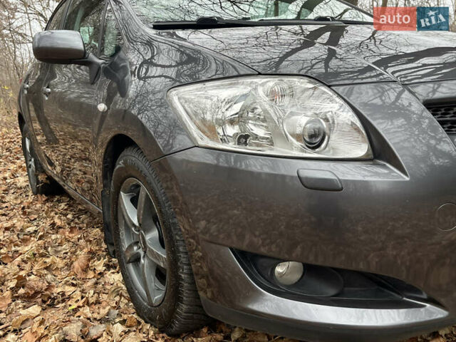 Сірий Тойота Ауріс, об'ємом двигуна 1.6 л та пробігом 211 тис. км за 6800 $, фото 6 на Automoto.ua