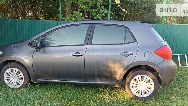 Сірий Тойота Ауріс, об'ємом двигуна 1.6 л та пробігом 200 тис. км за 6500 $, фото 1 на Automoto.ua